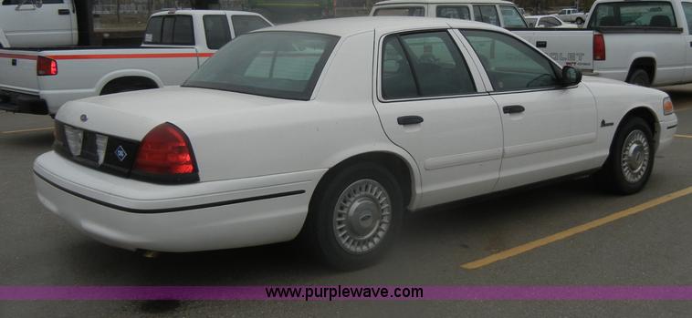 image for item D4733 2000 Ford Crown Victoria Police Interceptor