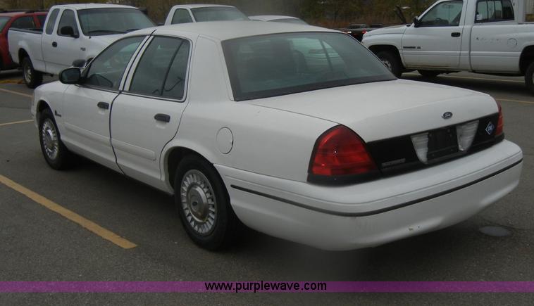 image for item D4733 2000 Ford Crown Victoria Police Interceptor