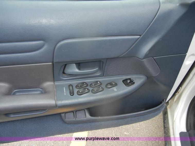 image for item D4733 2000 Ford Crown Victoria Police Interceptor