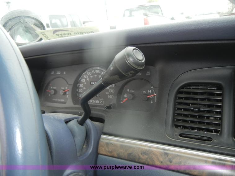 image for item D4733 2000 Ford Crown Victoria Police Interceptor