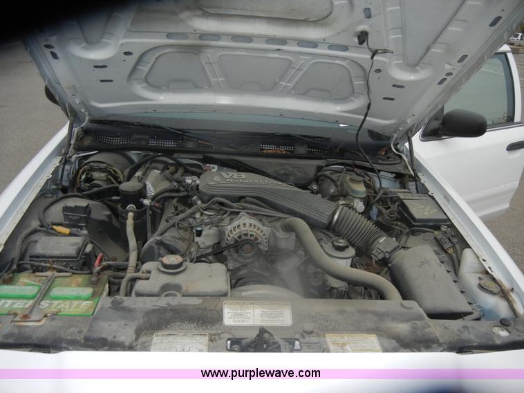 image for item D4733 2000 Ford Crown Victoria Police Interceptor