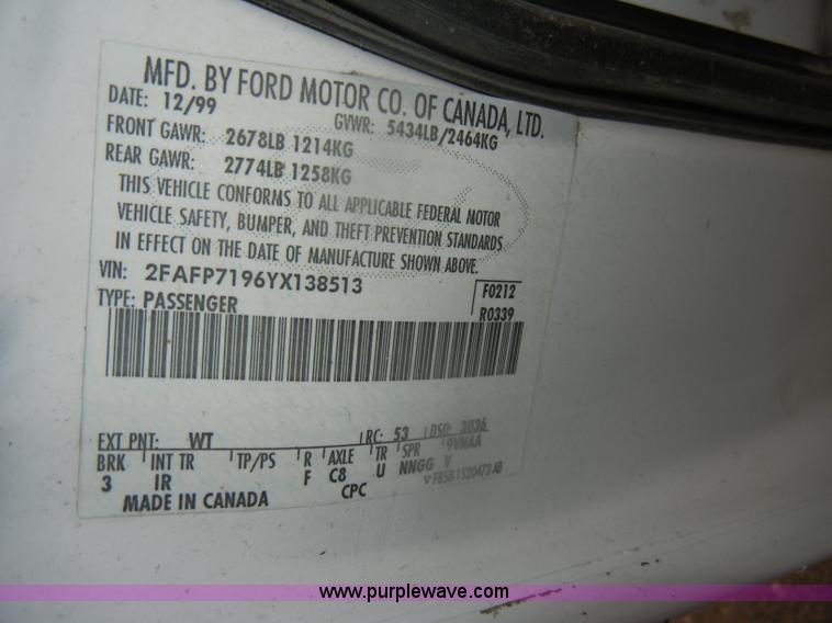 image for item D4733 2000 Ford Crown Victoria Police Interceptor