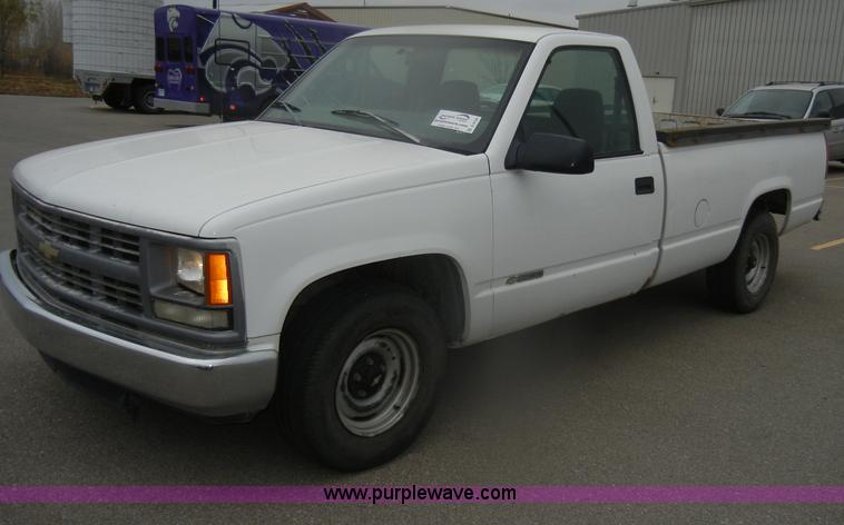 image for item D4734 1998 Chevrolet C1500 pickup truck