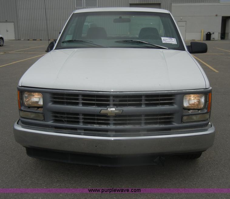 image for item D4734 1998 Chevrolet C1500 pickup truck