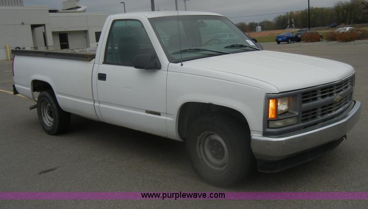 image for item D4734 1998 Chevrolet C1500 pickup truck