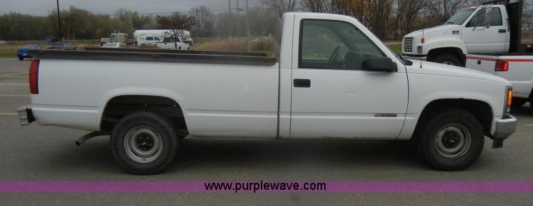 image for item D4734 1998 Chevrolet C1500 pickup truck