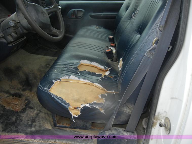 image for item D4734 1998 Chevrolet C1500 pickup truck