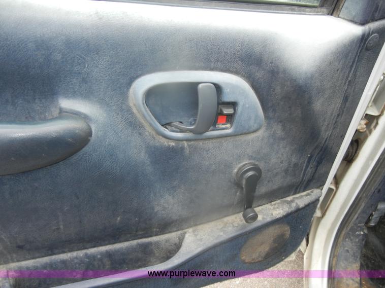 image for item D4734 1998 Chevrolet C1500 pickup truck