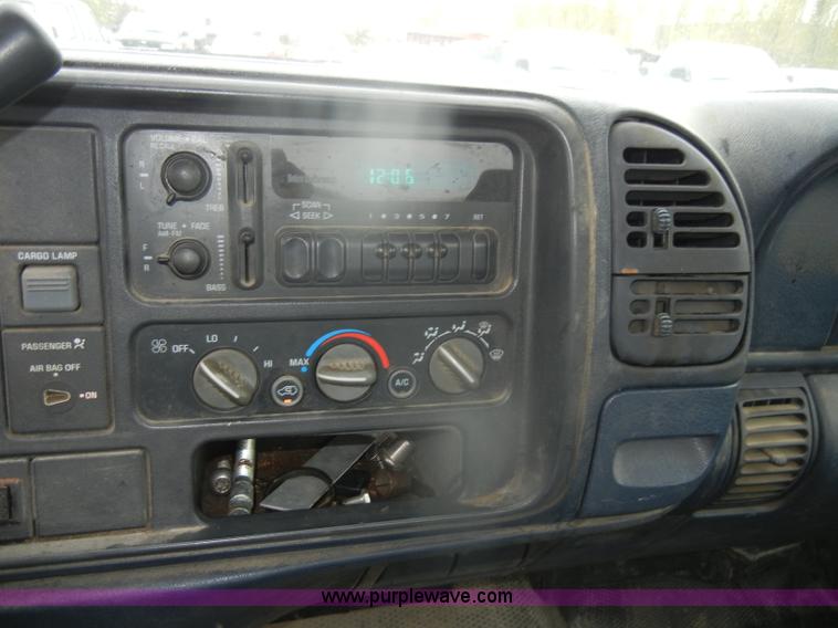 image for item D4734 1998 Chevrolet C1500 pickup truck