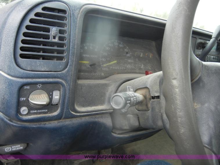 image for item D4734 1998 Chevrolet C1500 pickup truck