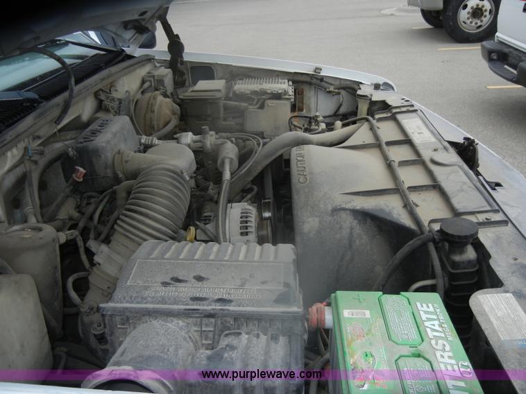 image for item D4734 1998 Chevrolet C1500 pickup truck