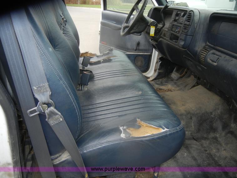 image for item D4734 1998 Chevrolet C1500 pickup truck