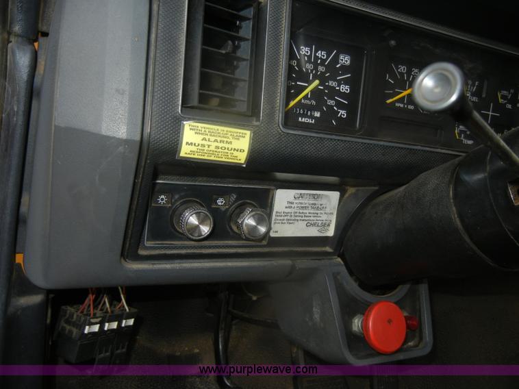 image for item D4736 1992 Ford F700 aerial lift truck