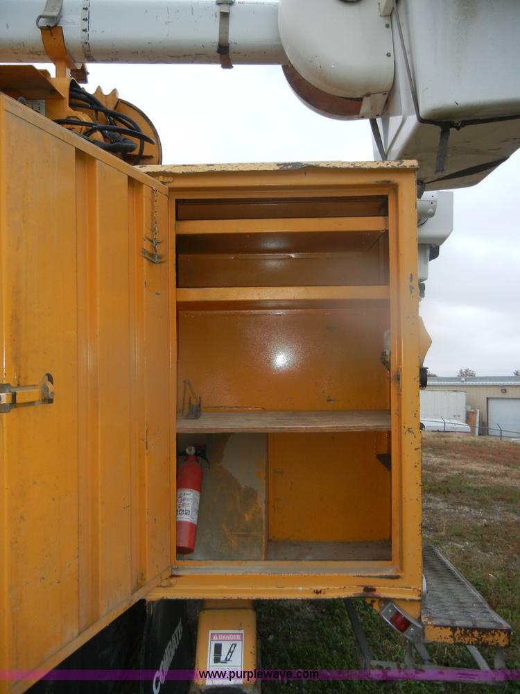 image for item D4736 1992 Ford F700 aerial lift truck