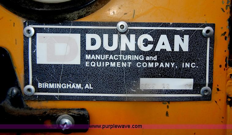 image for item D4736 1992 Ford F700 aerial lift truck