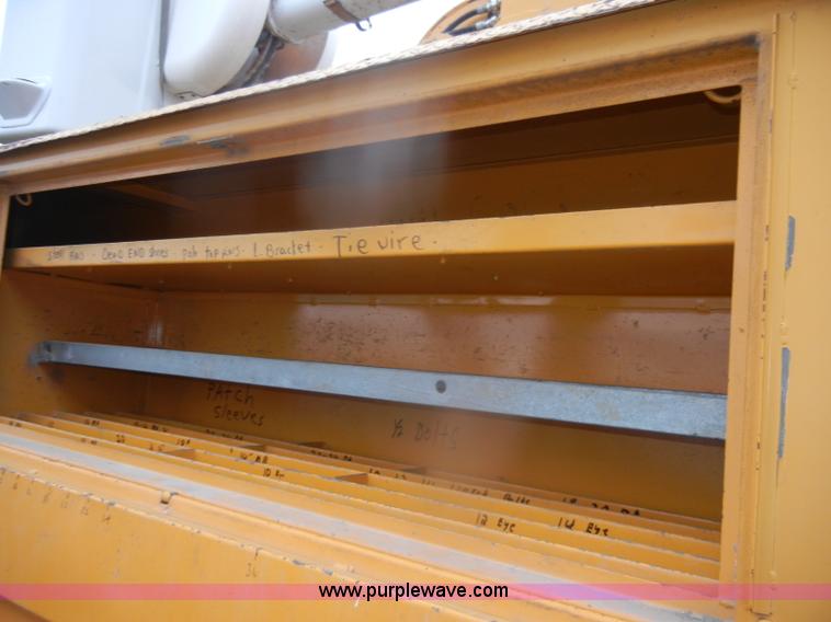 image for item D4736 1992 Ford F700 aerial lift truck