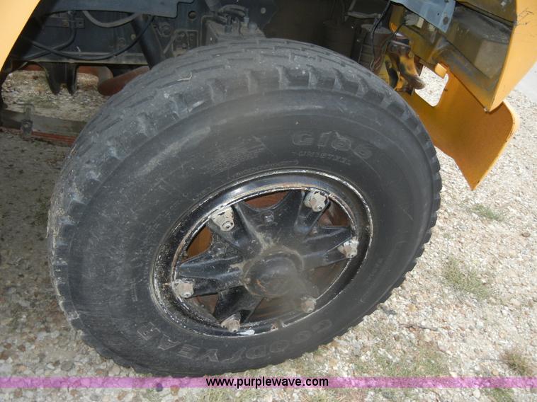 image for item D4736 1992 Ford F700 aerial lift truck