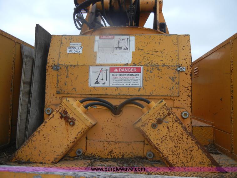 image for item D4736 1992 Ford F700 aerial lift truck