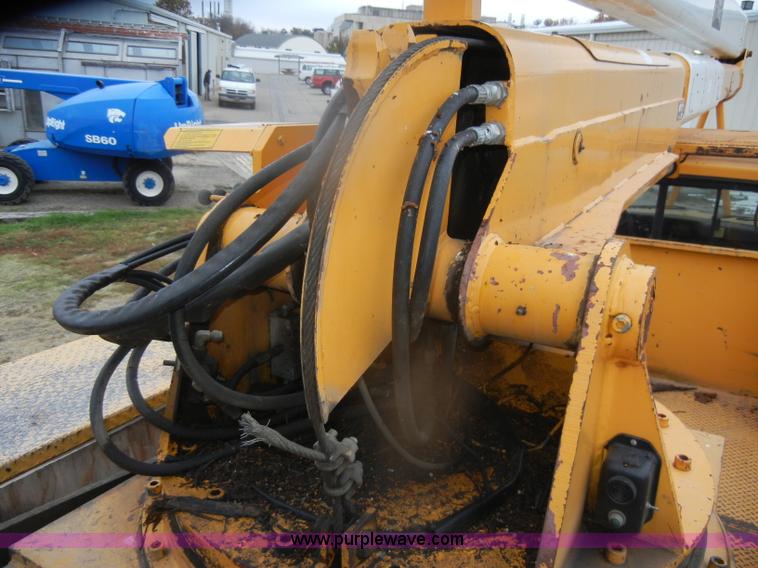 image for item D4736 1992 Ford F700 aerial lift truck