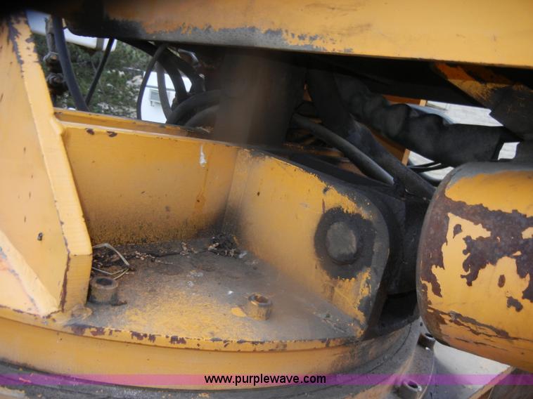 image for item D4736 1992 Ford F700 aerial lift truck