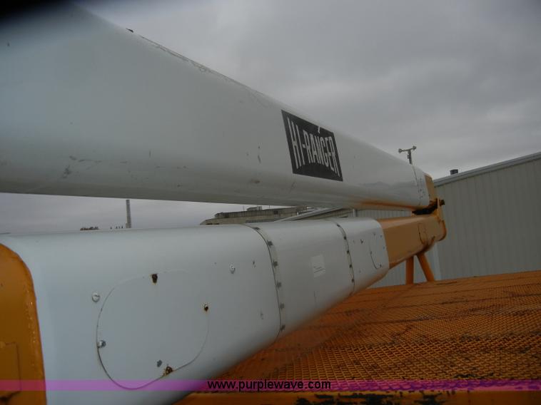 image for item D4736 1992 Ford F700 aerial lift truck