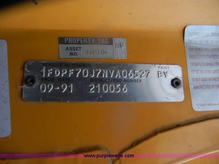 image for item D4736 1992 Ford F700 aerial lift truck