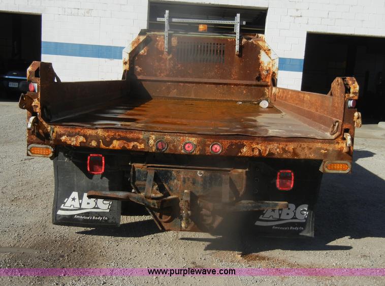 image for item D4743 2003 Ford F550 XL Super Duty dump bed truck