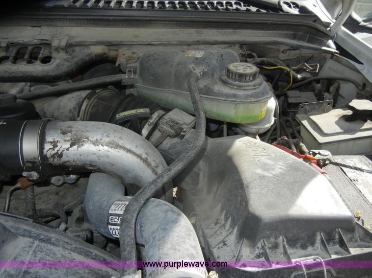 image for item D4743 2003 Ford F550 XL Super Duty dump bed truck