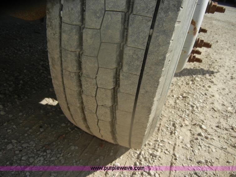 image for item D4743 2003 Ford F550 XL Super Duty dump bed truck