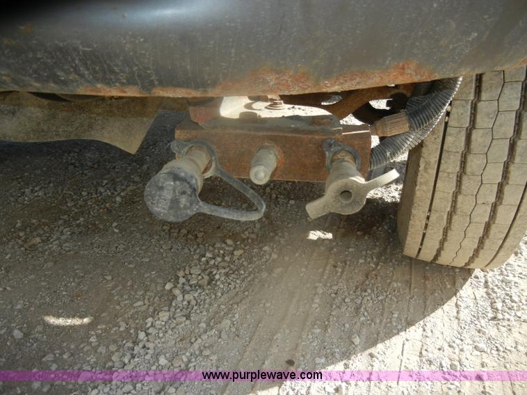 image for item D4743 2003 Ford F550 XL Super Duty dump bed truck