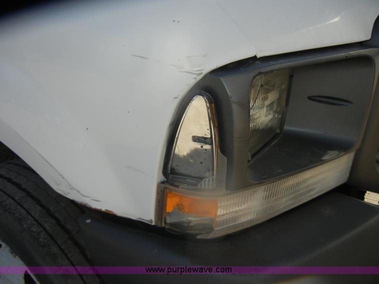 image for item D4743 2003 Ford F550 XL Super Duty dump bed truck