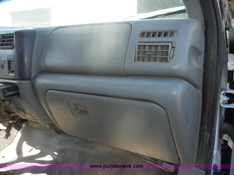 image for item D4743 2003 Ford F550 XL Super Duty dump bed truck