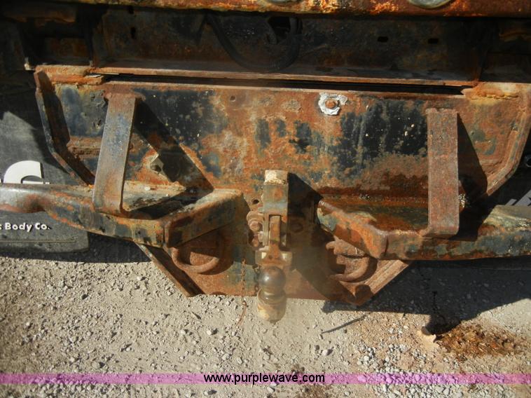 image for item D4743 2003 Ford F550 XL Super Duty dump bed truck