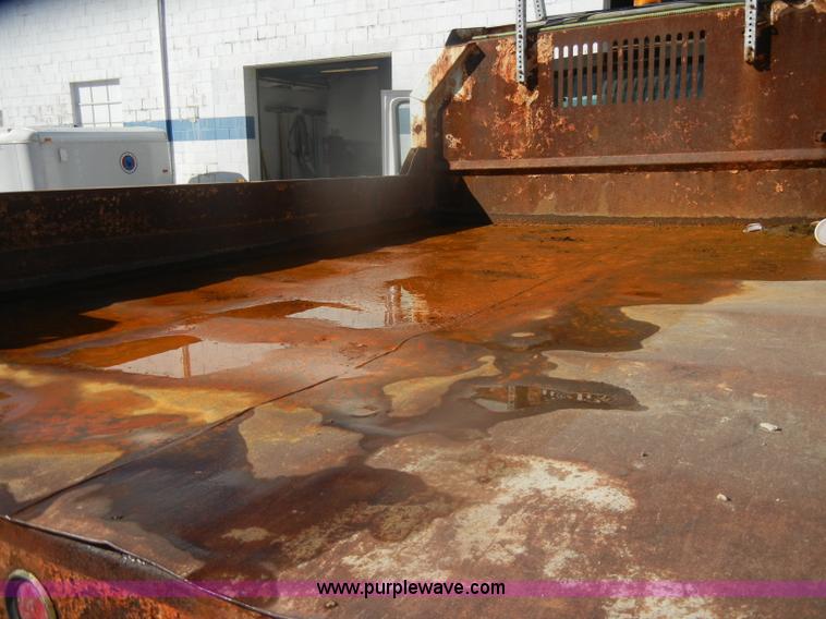 image for item D4743 2003 Ford F550 XL Super Duty dump bed truck