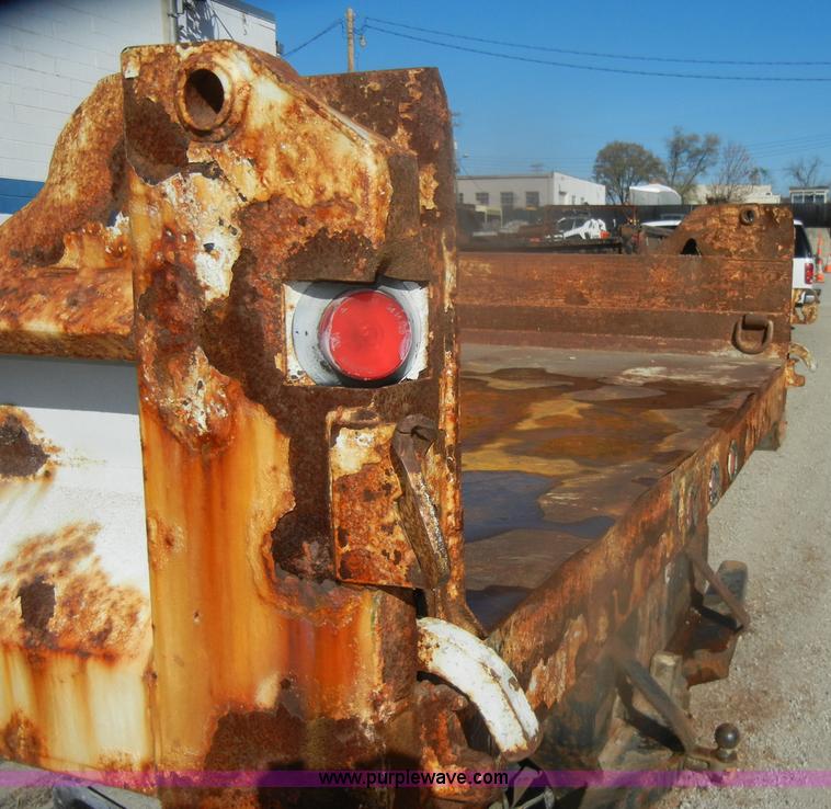 image for item D4743 2003 Ford F550 XL Super Duty dump bed truck