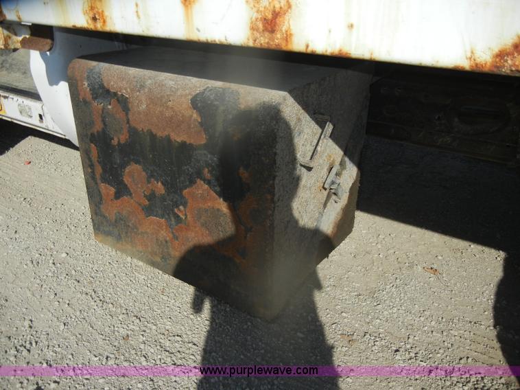 image for item D4743 2003 Ford F550 XL Super Duty dump bed truck