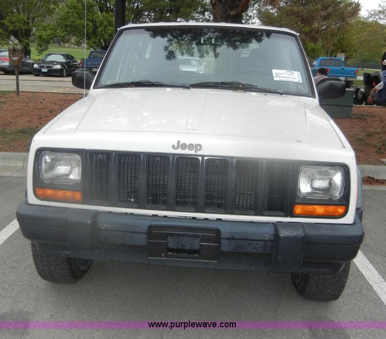 image for item D4949 1998 Jeep Cherokee SE SUV