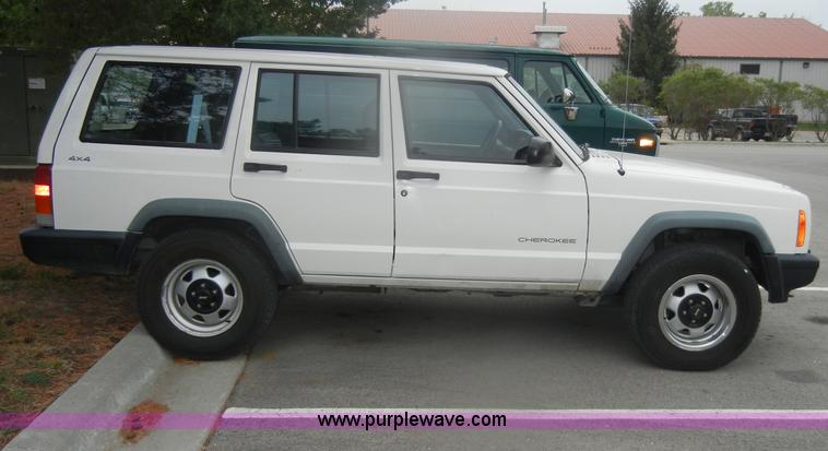 image for item D4949 1998 Jeep Cherokee SE SUV
