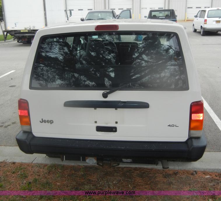 image for item D4949 1998 Jeep Cherokee SE SUV
