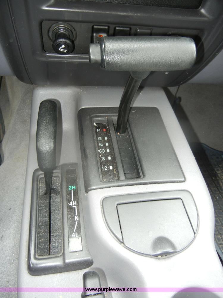 image for item D4949 1998 Jeep Cherokee SE SUV