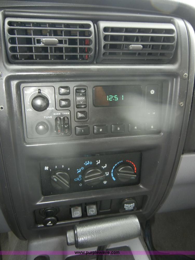 image for item D4949 1998 Jeep Cherokee SE SUV