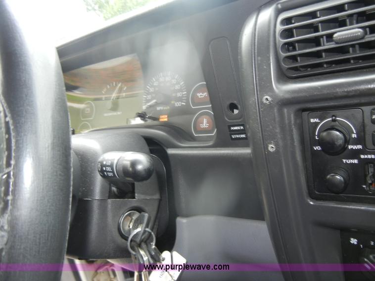 image for item D4949 1998 Jeep Cherokee SE SUV