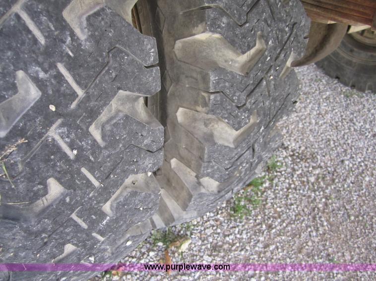 image for item D5705 1965 Ford F600 dump truck