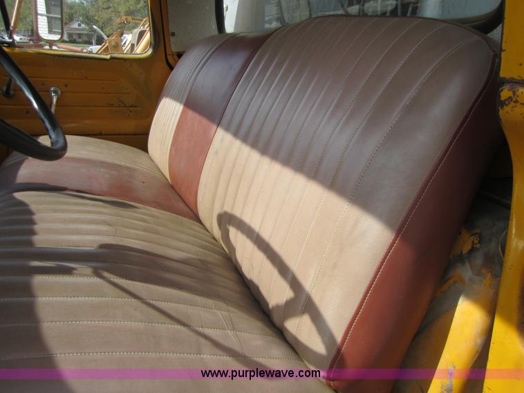 image for item D5705 1965 Ford F600 dump truck