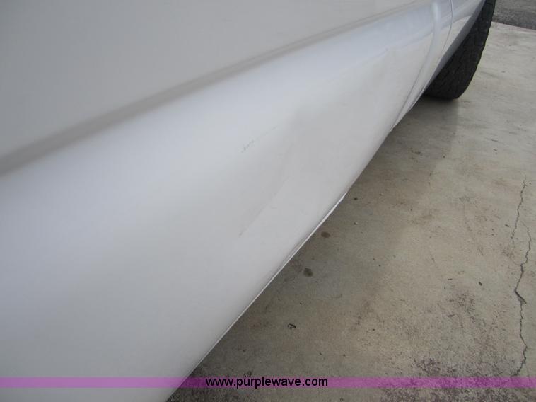 image for item D5712 2005 Chevrolet Silverado C1500 pickup truck