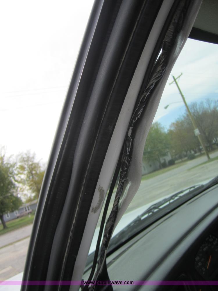 image for item D5712 2005 Chevrolet Silverado C1500 pickup truck