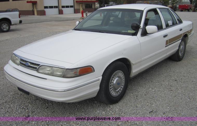 image for item D5713 1996 Ford Crown Victoria Police Interceptor