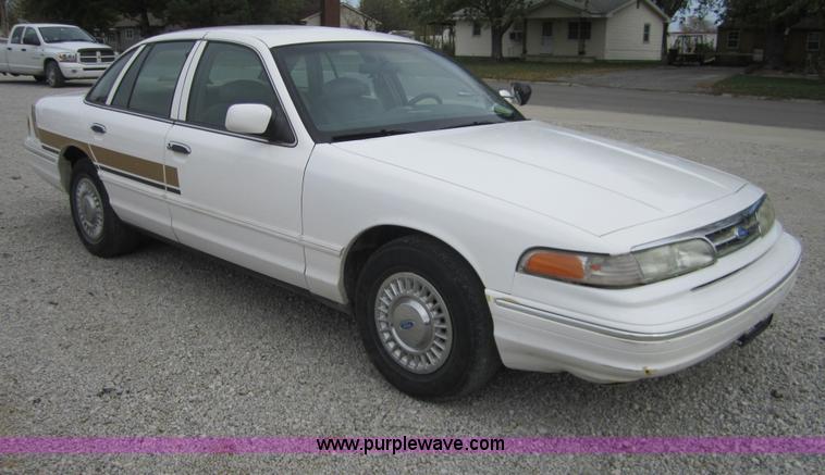 image for item D5713 1996 Ford Crown Victoria Police Interceptor