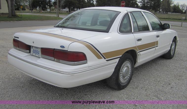 image for item D5713 1996 Ford Crown Victoria Police Interceptor