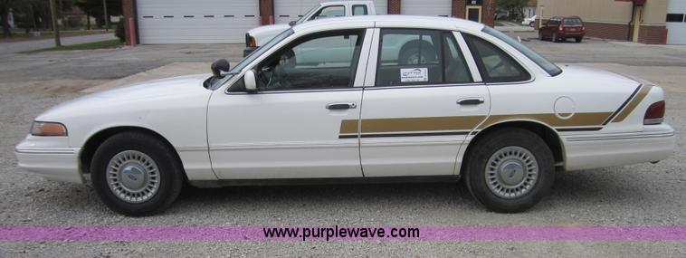 image for item D5713 1996 Ford Crown Victoria Police Interceptor